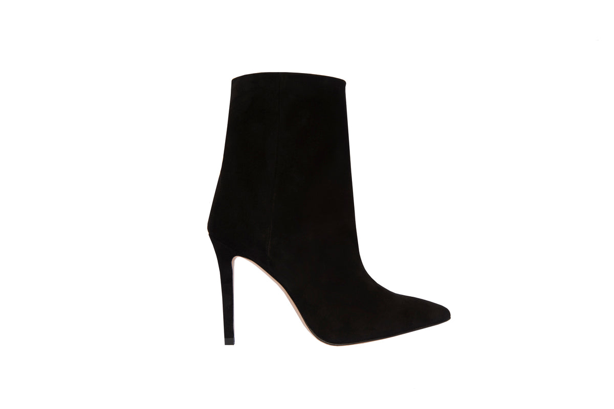 NINA ANTE NEGRO